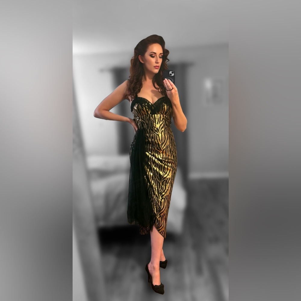 "The Girl of My Dreams Dress" (M) gold BNWT